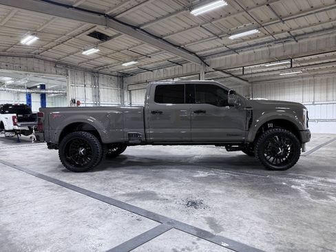 Used 2026 Ford F450 Platinum w/ Platinum Plus Package AWD/4WD image 2