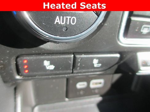 Used 2023 Chevrolet Suburban Z71 w/ Luxury Package image 16