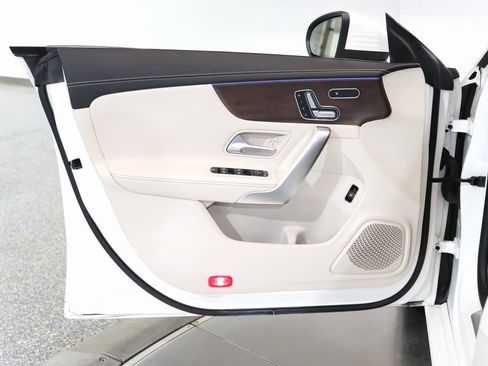 Used 2022 Mercedes-Benz CLA 250 4MATIC image 10