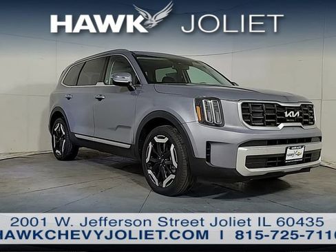 Used 2025 Kia Telluride S AWD/4WD image 2