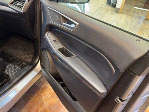 Used 2024 Ford Edge SEL w/ Cold Weather Package image 20