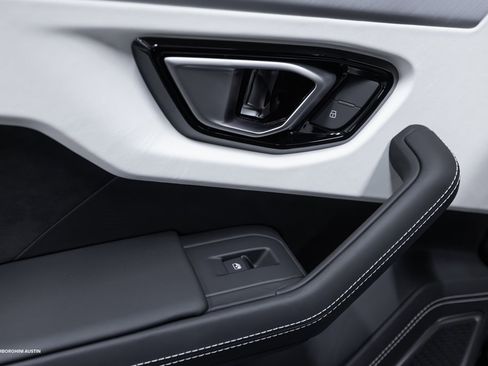 Used 2023 Lamborghini Urus S image 36