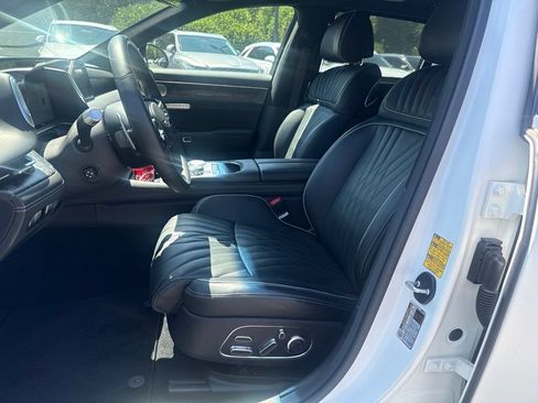 Used 2023 Genesis G90 3.5T AWD/4WD image 8