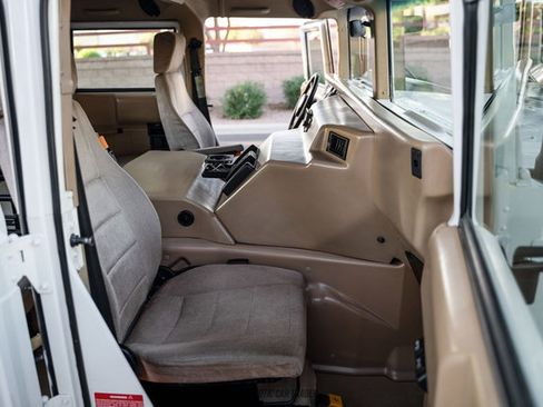 Used 1994 HUMMER H1 4-Door Hard Top AWD/4WD image 29
