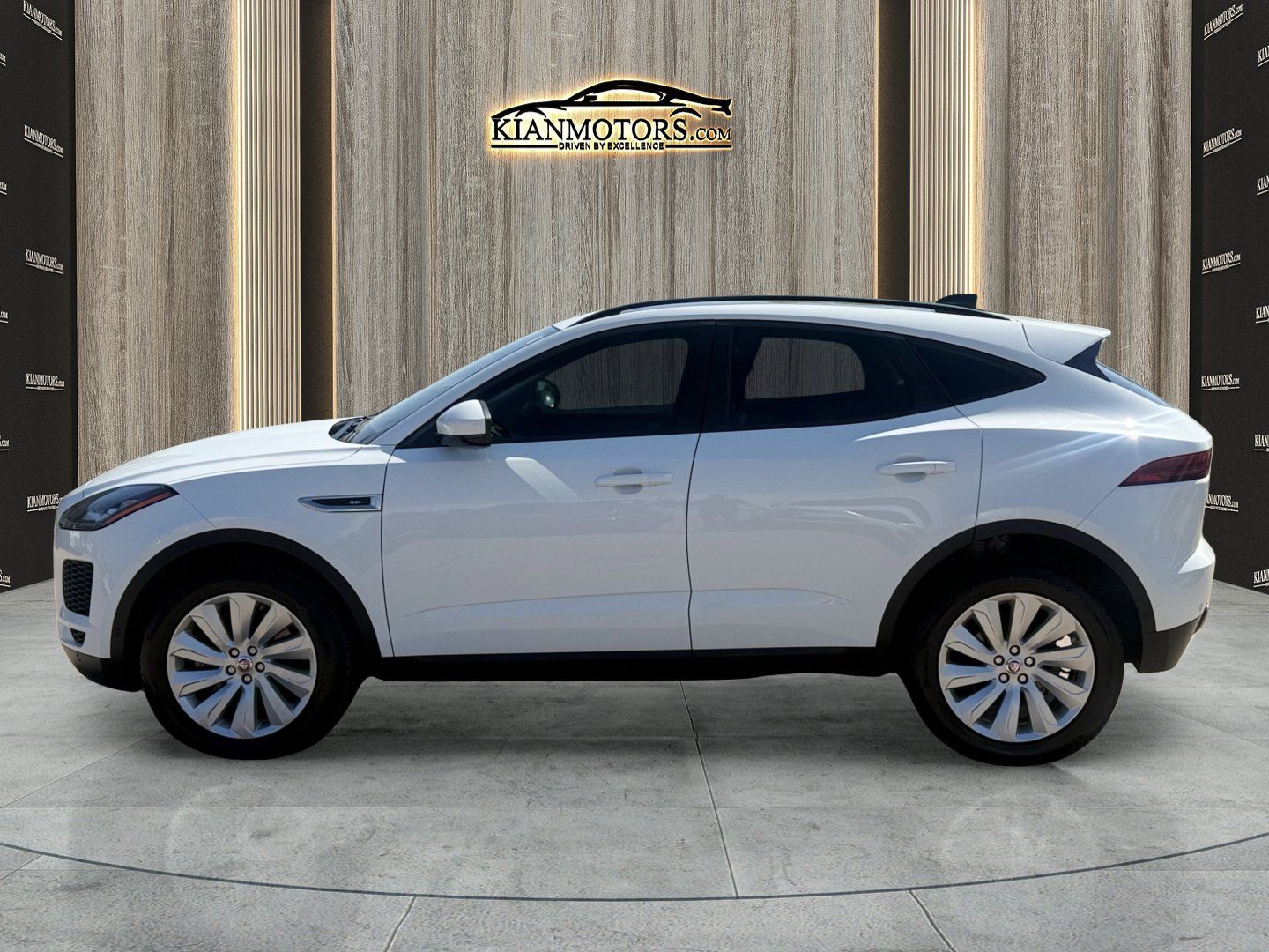 Used 2020 Jaguar E-PACE SE AWD/4WD image 4