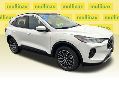 Used 2025 Ford Escape Base w/ Class II Trailer Tow Package