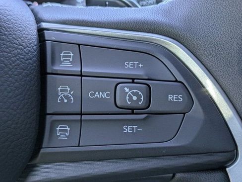 New 2025 Jeep Grand Cherokee Altitude image 24