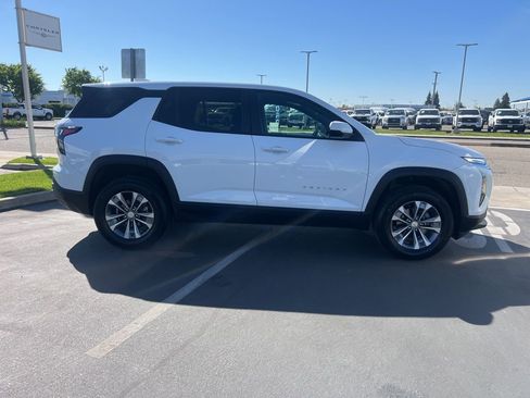 Used 2025 Chevrolet Equinox LT image 11