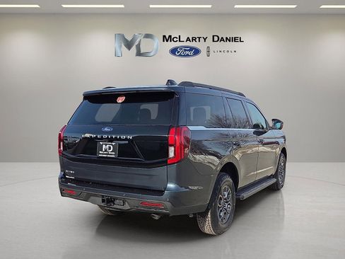 New 2026 Ford Expedition Active image 5