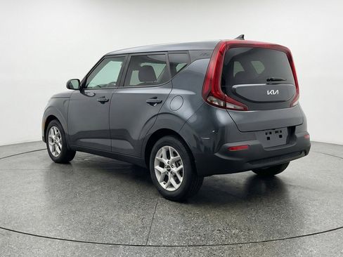 Used 2025 Kia Soul LX w/ LX Technology Package FWD image 6