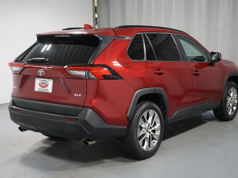 Certified 2021 Toyota RAV4 XLE Premium image 8