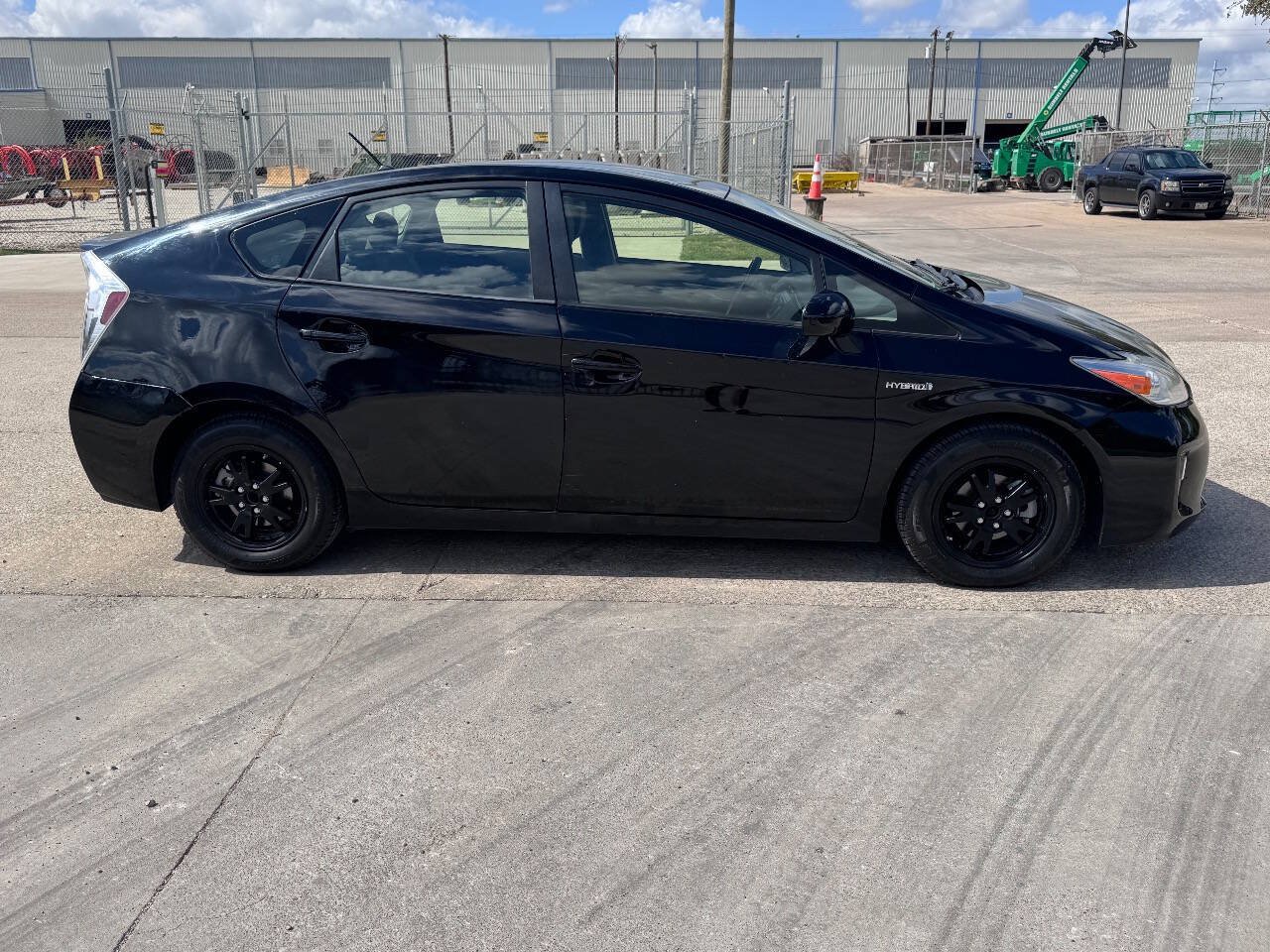 Used 2015 Toyota Prius Two FWD image 4