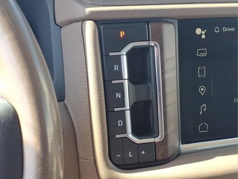 Used 2023 GMC Yukon Denali AWD/4WD image 9