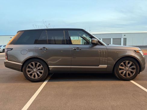 Used 2016 Land Rover Range Rover HSE image 4