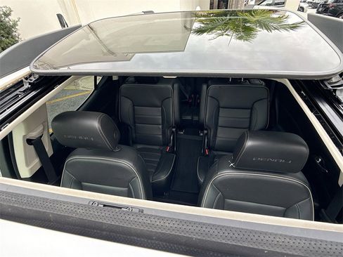 Used 2023 GMC Acadia Denali w/ Denali Ultimate Package image 24