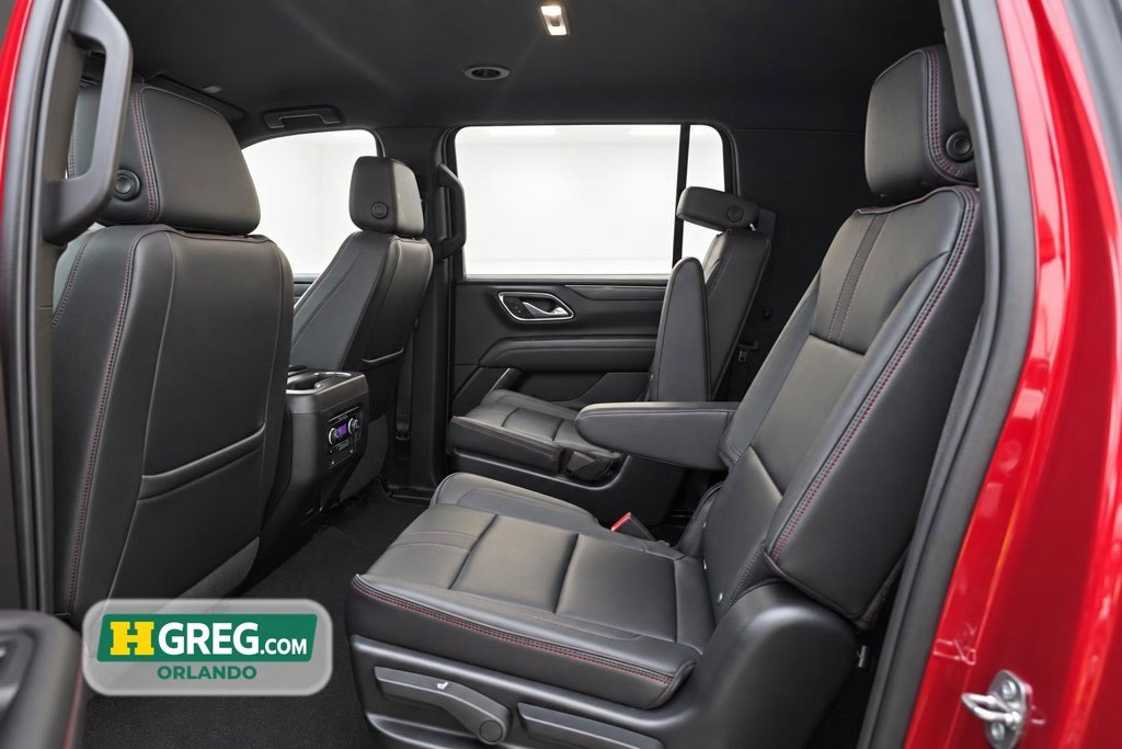 Used 2022 Chevrolet Suburban RST w/ Luxury Package RWD image 11