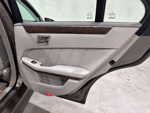 Used 2011 Mercedes-Benz E 350 Sedan image 59