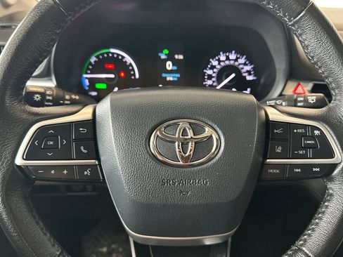 Certified 2021 Toyota Sienna XLE w/ XLE Plus Package image 25