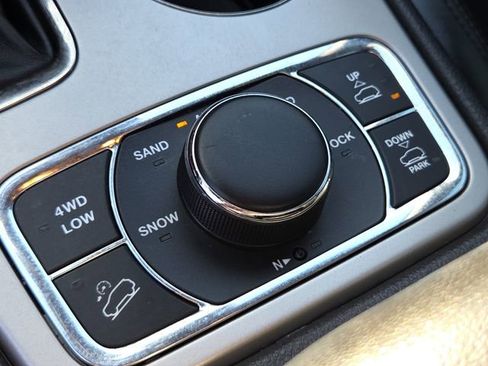 Used 2019 Jeep Grand Cherokee High Altitude AWD/4WD image 23