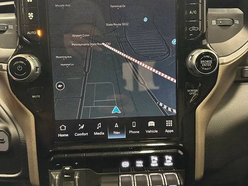 Used 2024 RAM 2500 Laramie image 31