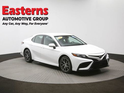 Used 2024 Toyota Camry SE image 48