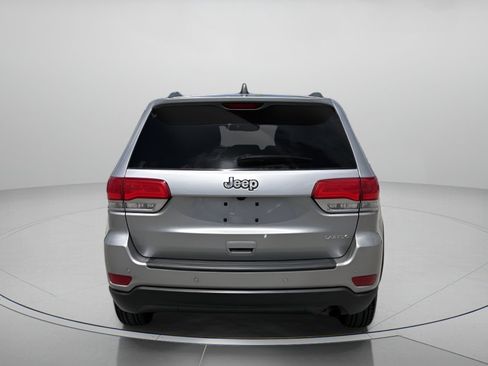 Used 2019 Jeep Grand Cherokee Laredo RWD image 4