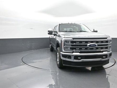 Used 2023 Ford F350 Lariat w/ Tow Technology Package image 2