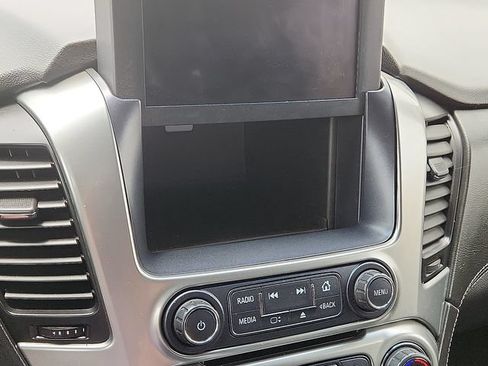 Used 2019 Chevrolet Tahoe LS RWD image 22