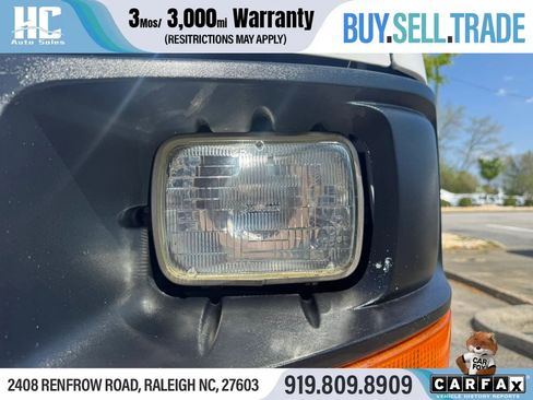 Used 2016 Chevrolet Express 2500 image 11