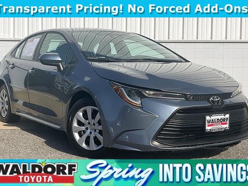 Used 2025 Toyota Corolla LE image 1
