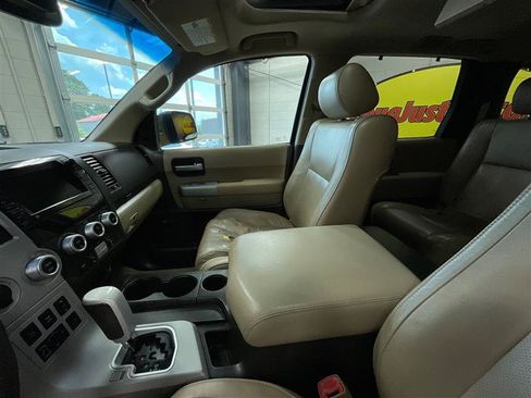 Used 2008 Toyota Sequoia Platinum w/ Cold Area Pkg AWD/4WD image 11