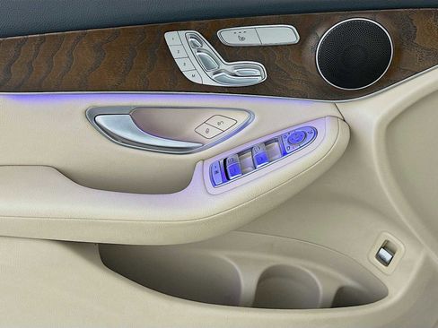 Used 2021 Mercedes-Benz GLC 300 image 17