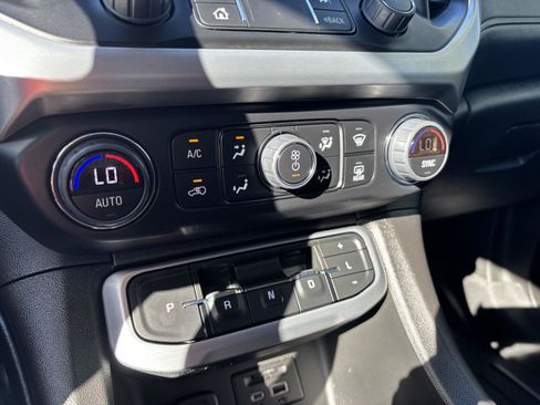 Used 2023 GMC Acadia SLT w/ Technology Package AWD/4WD image 27