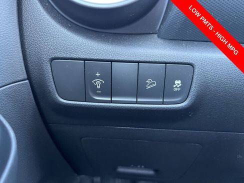 Used 2023 Hyundai Kona SEL image 18