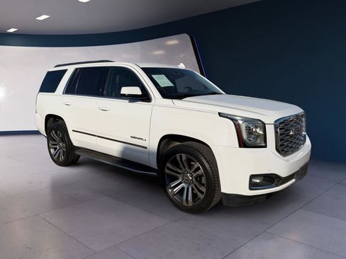 Used 2017 GMC Yukon SLT image 7