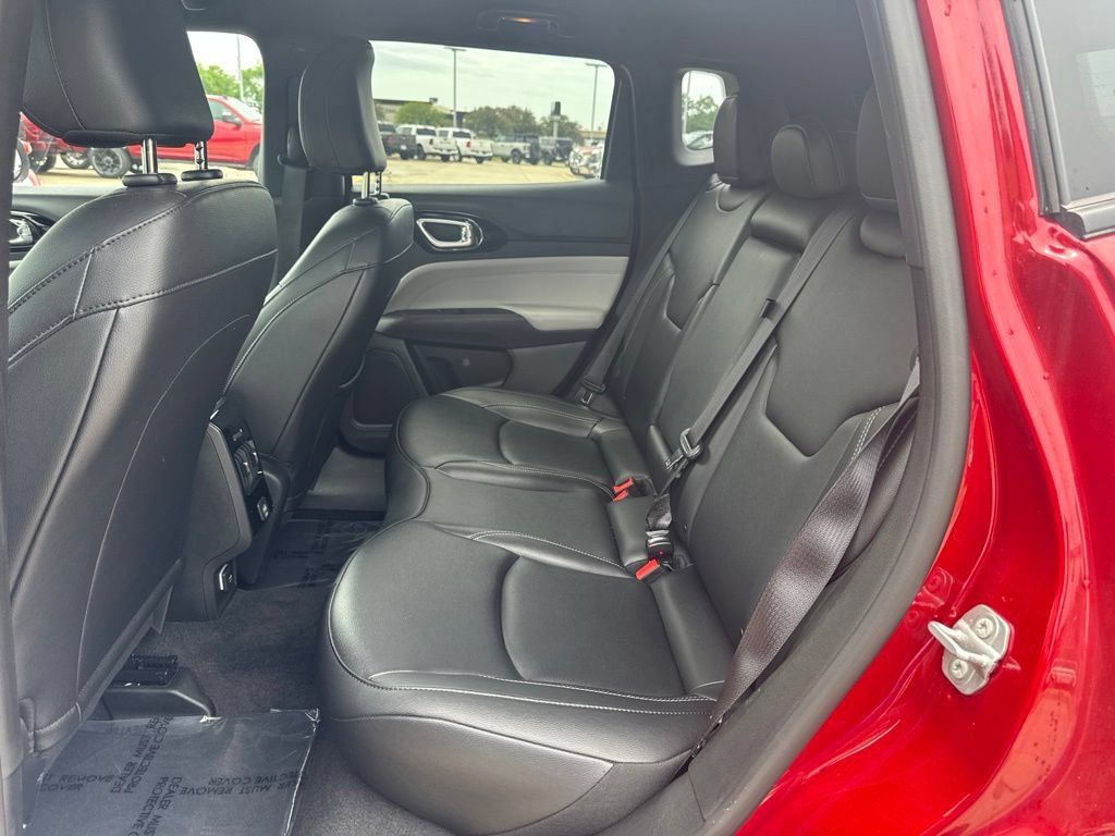 Used 2025 Jeep Compass Limited AWD/4WD image 21