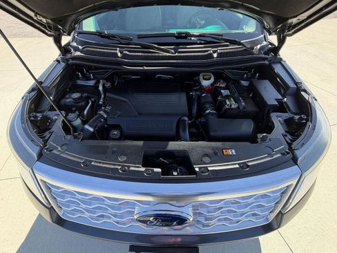 Used 2016 Ford Explorer Platinum image 28