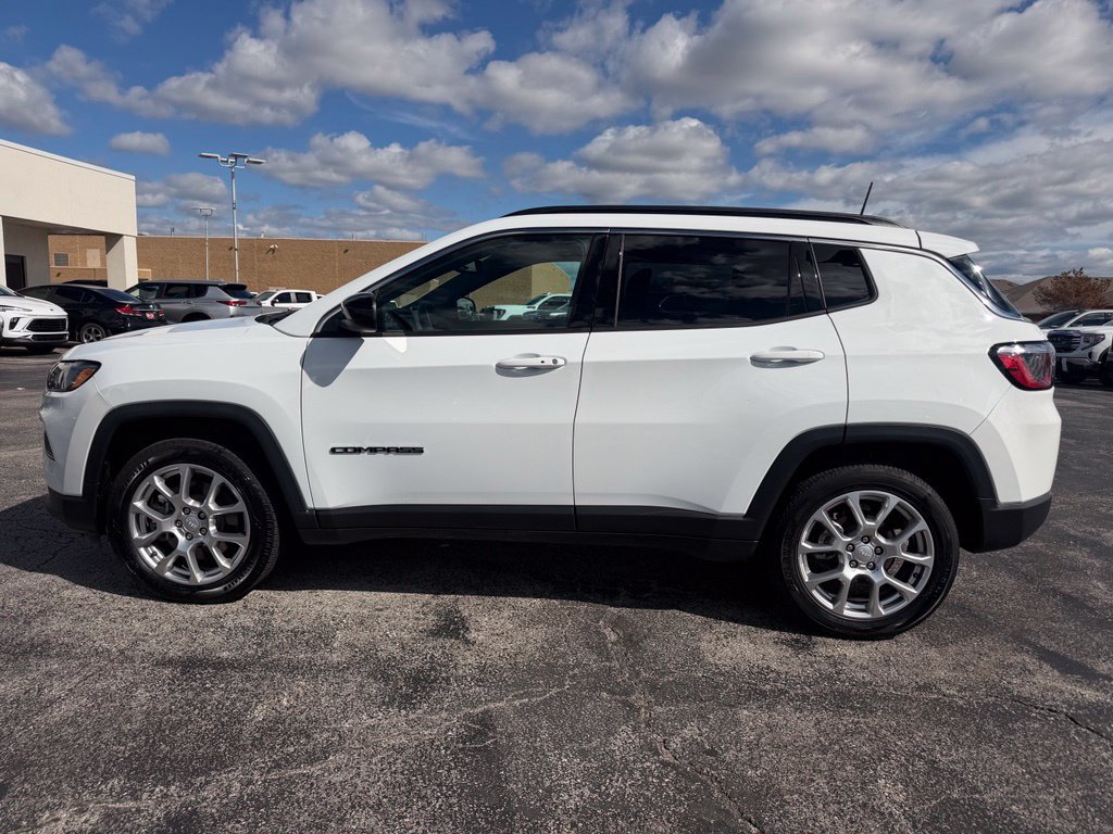 Used 2023 Jeep Compass Latitude AWD/4WD image 12