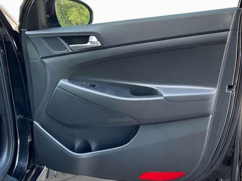 Used 2019 Hyundai Tucson Value FWD image 23