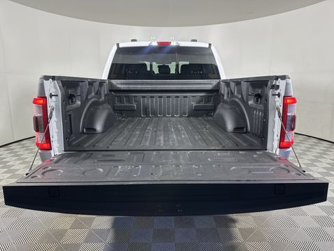 Used 2021 Ford F150 Lariat w/ FX4 Off-Road Package AWD/4WD image 24