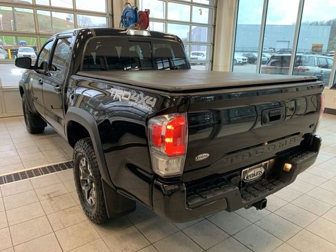 Used 2023 Toyota Tacoma TRD Off-Road w/ Technology Package AWD/4WD image 13