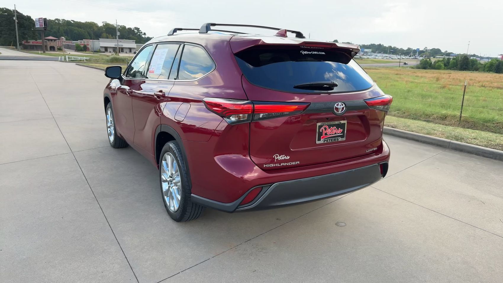 Used 2023 Toyota Highlander Limited FWD image 7