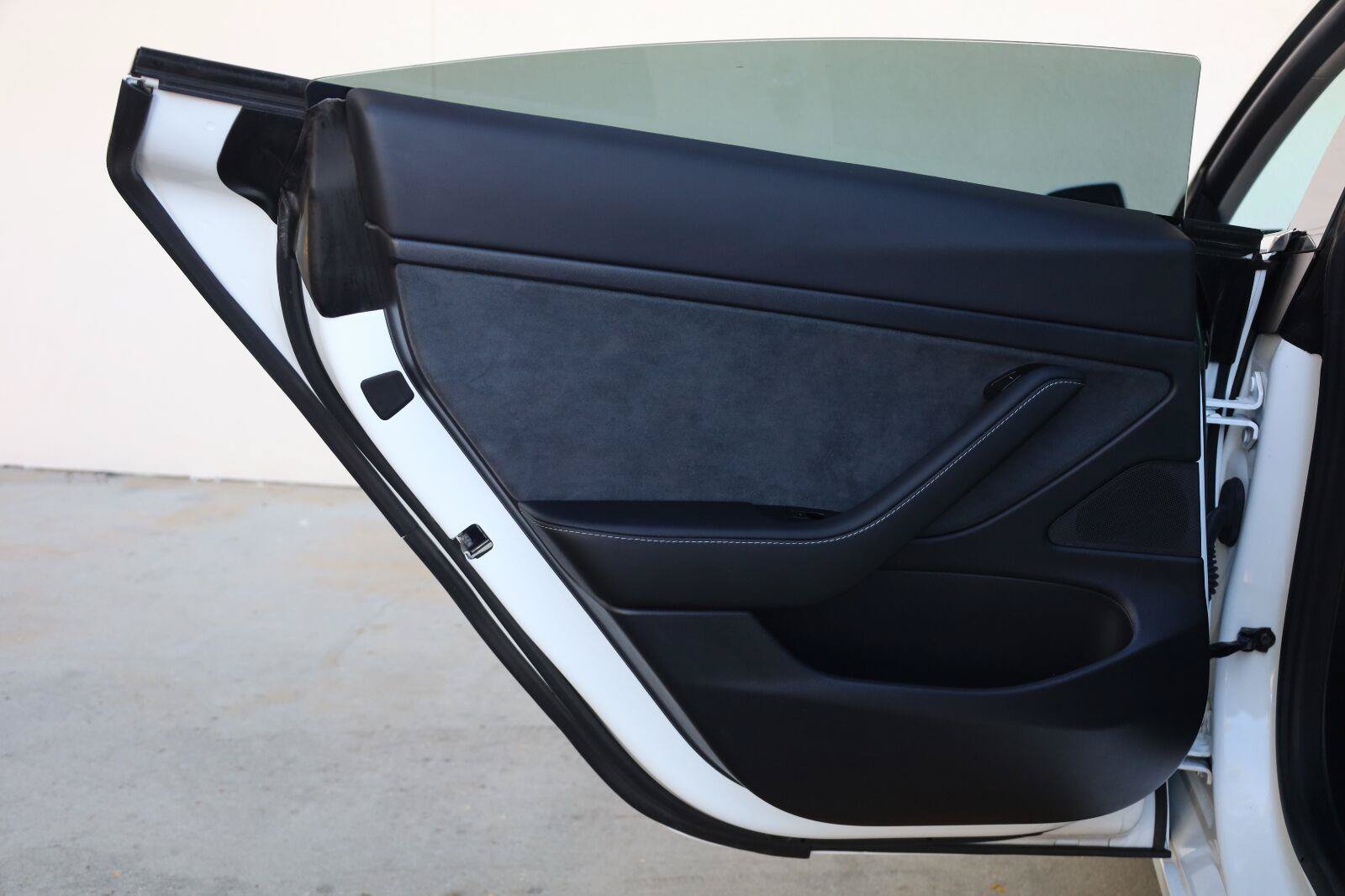 Used 2020 Tesla Model 3 Standard Range Plus RWD image 19