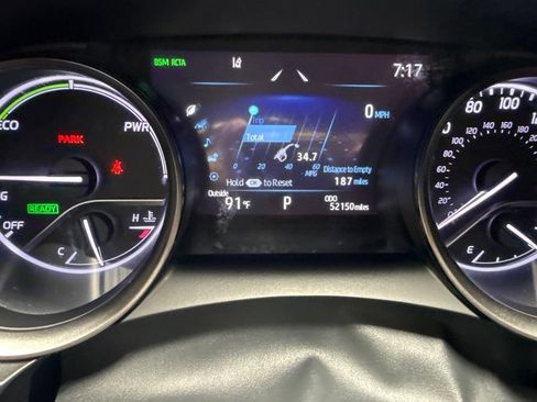Used 2022 Toyota Camry XSE FWD image 21