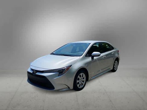Used 2024 Toyota Corolla LE FWD image 4