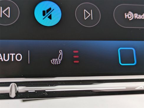 New 2025 Volkswagen Tiguan SE image 22