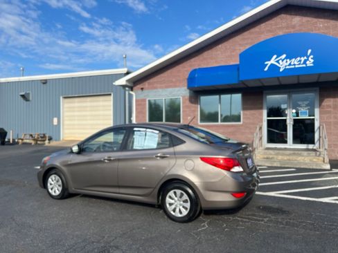 Used 2013 Hyundai Accent GLS FWD image 4