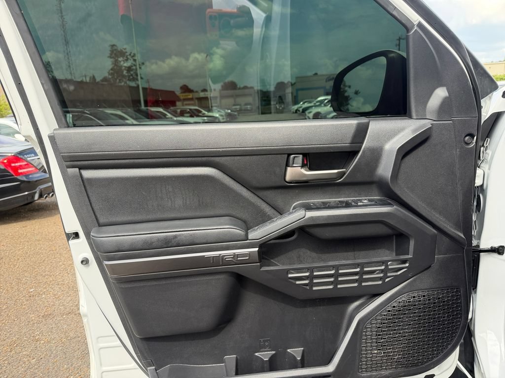 Used 2025 Toyota Tacoma TRD Sport AWD/4WD image 15