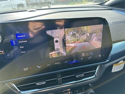 New 2026 Chevrolet Equinox EV LT image 36