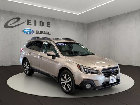 Used 2019 Subaru Outback 3.6R Limited w/ Popular Package #2 AWD/4WD image 1